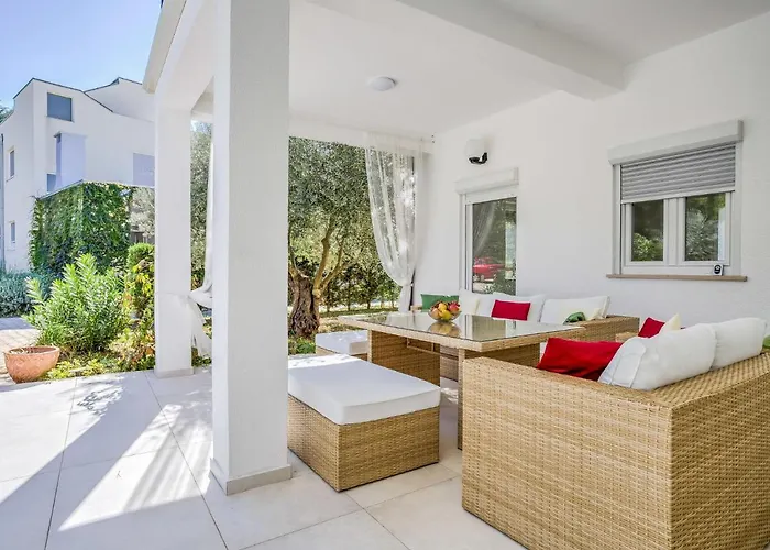 File-1 By Interhome *