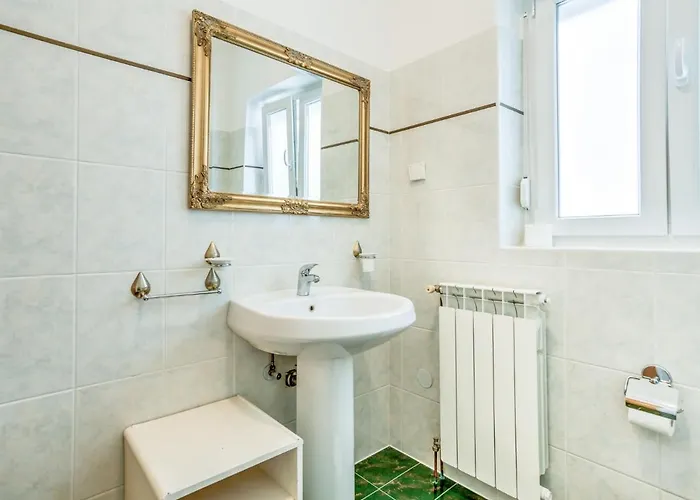 File-1 By Interhome * Zambratija (Istria)